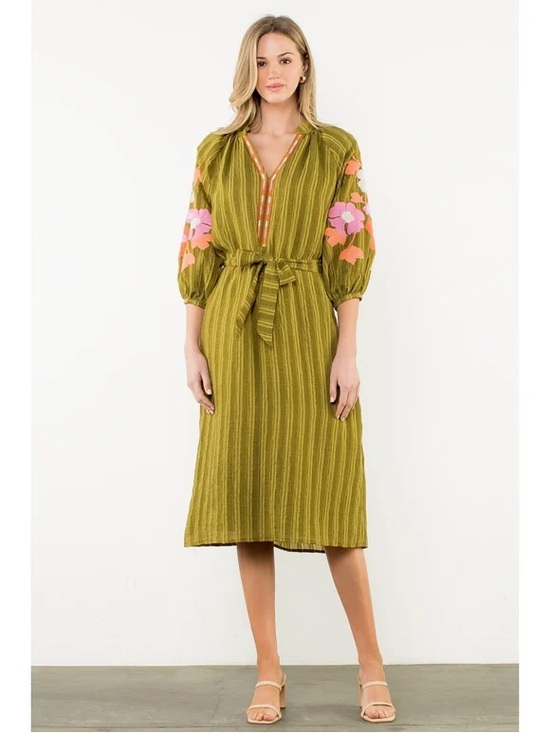 THML Dresses & Skirts - NWOT THML Embroidered Midi Dress